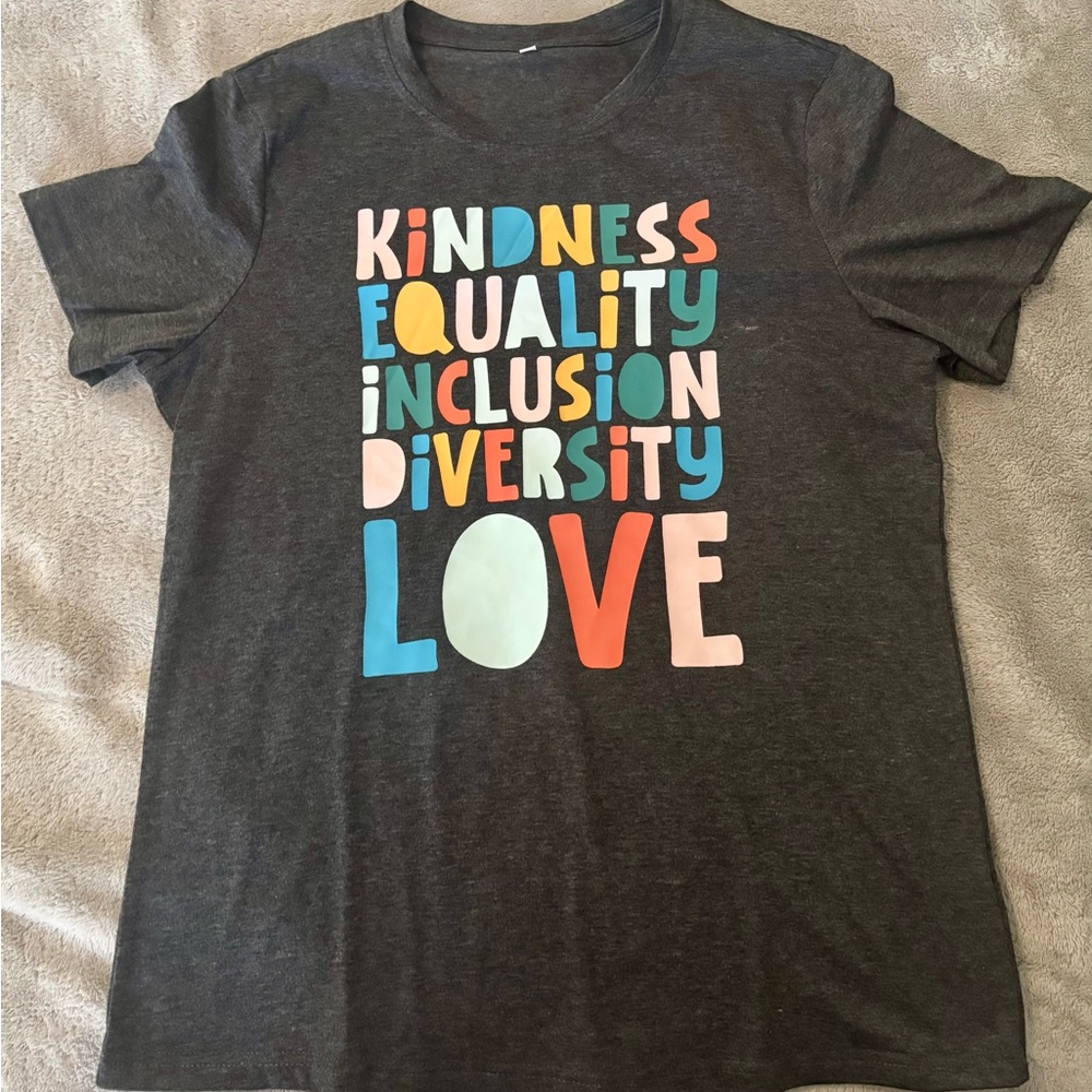Women’s Medium Social Justice Gray Shirt